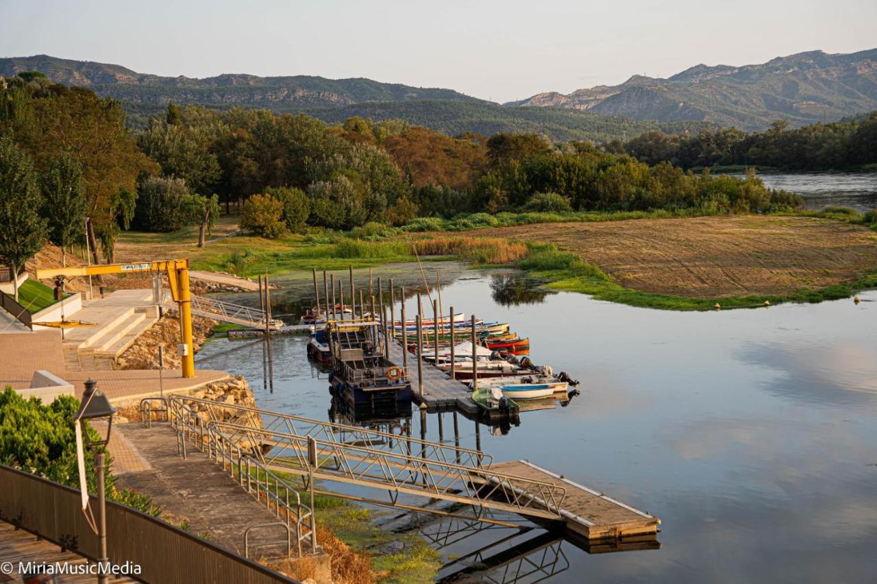 River Ebro Apartments Mora d'Ebre Buitenkant foto